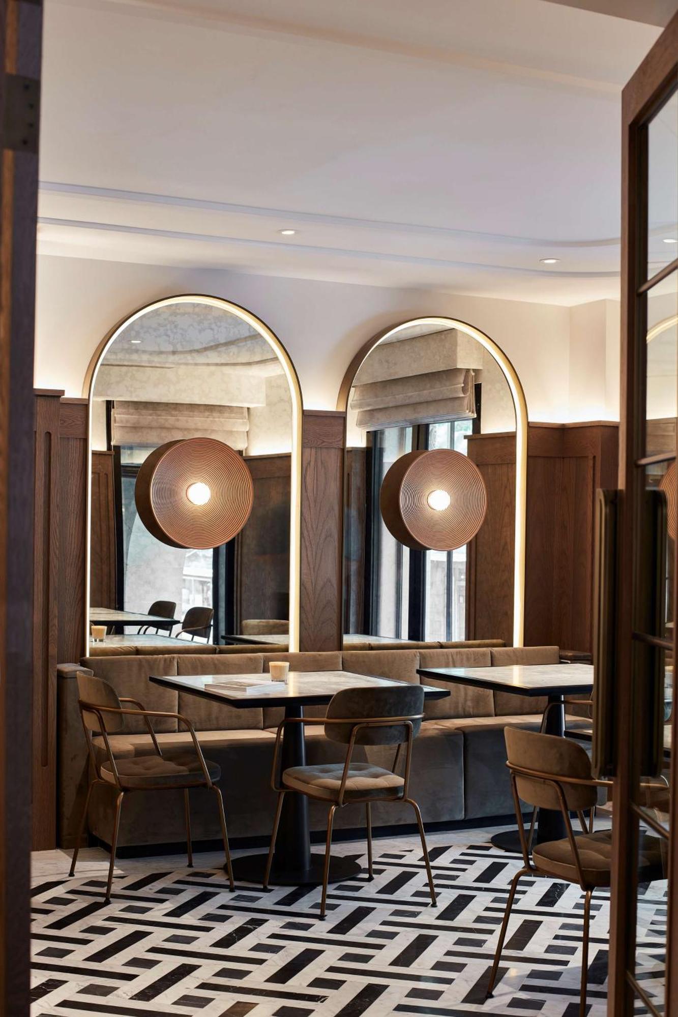 Hilton Melbourne Little Queen Street Exterior foto The interior of the restaurant